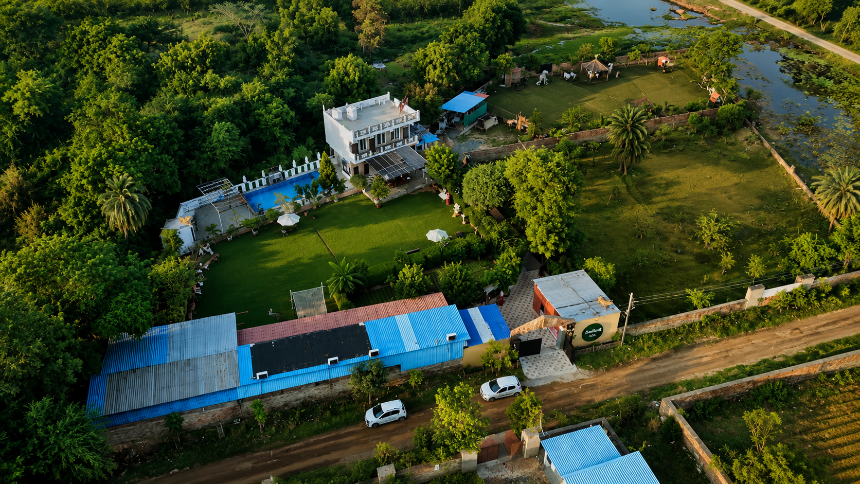 Darshan Luxury Stay exterior
