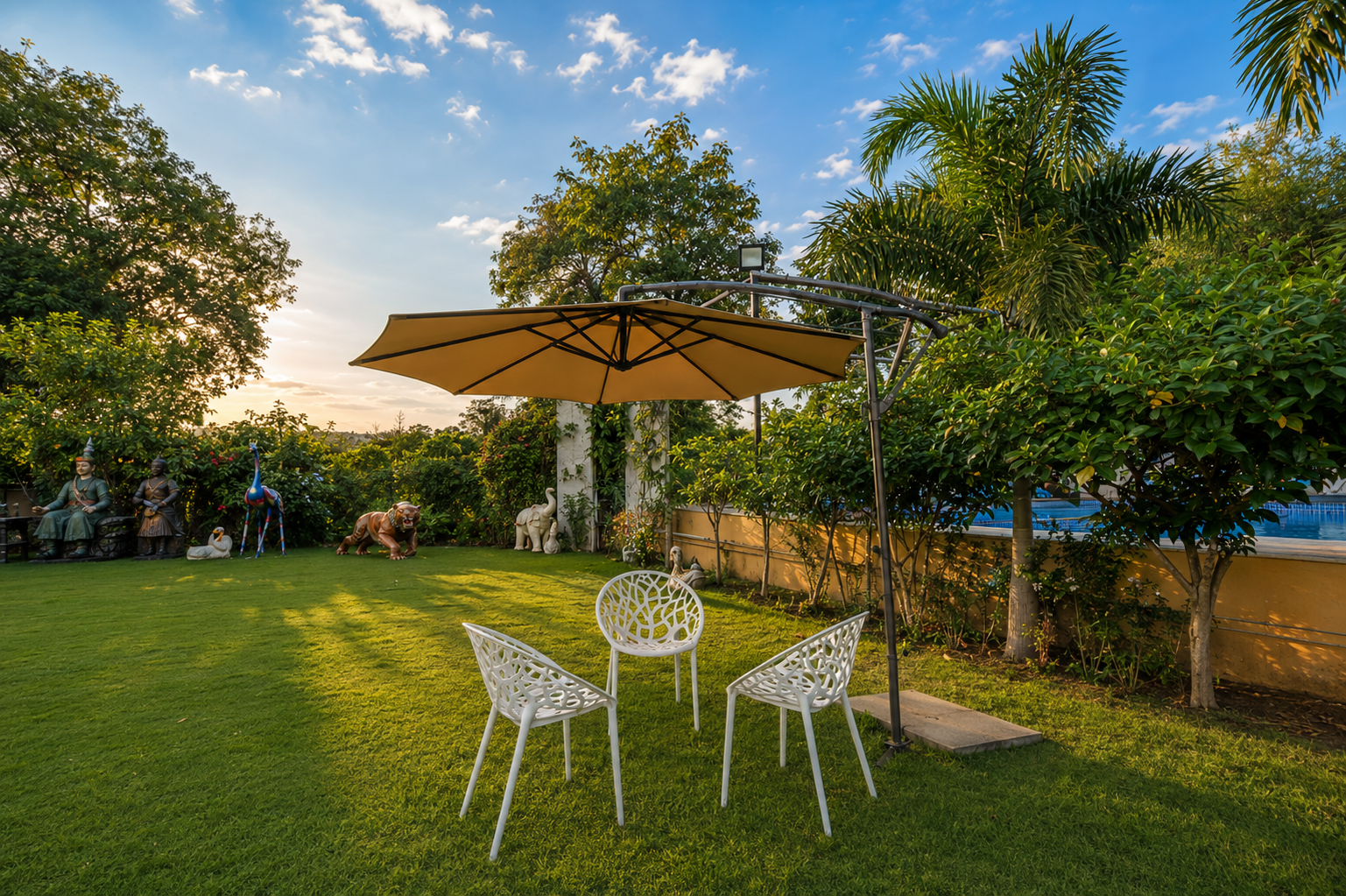 Darshan Luxury Stay garden