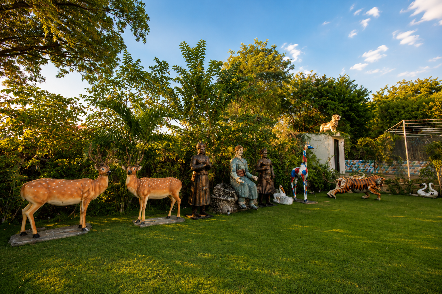Darshan Luxury Stay garden